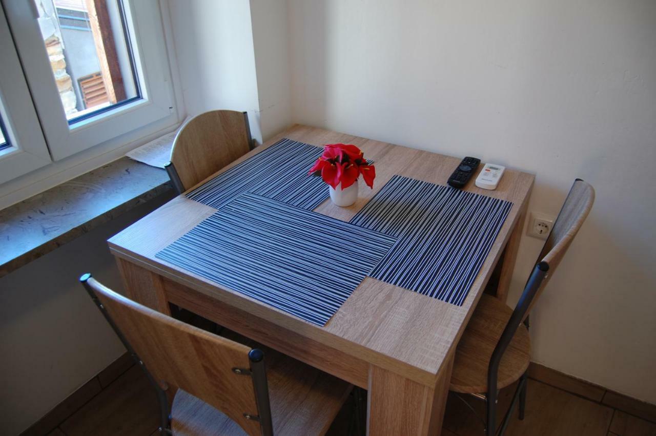 Apartments Dana Ізола Екстер'єр фото